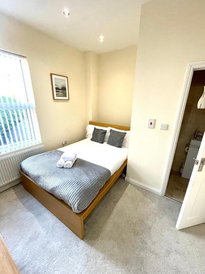 Spacious: 5-person House With Nec & Bhx Proximity Holiday home Coventry